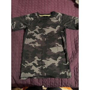 Girls All in Motion Camoflauge T Shirt Size L